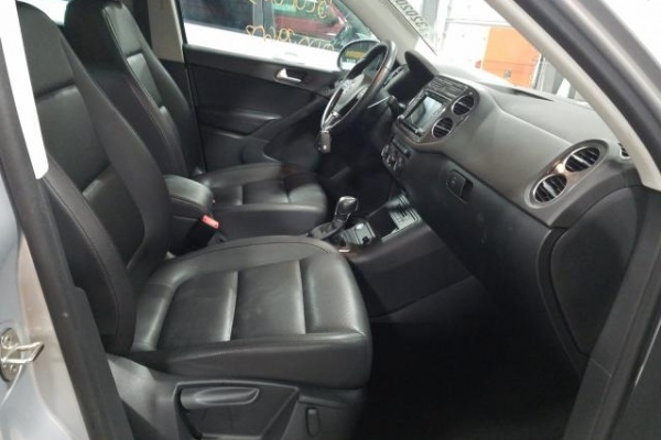 фото Volkswagen Tiguan WOLFSBURG