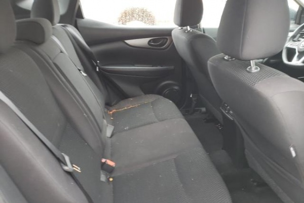 фото Nissan ROGUE SPORT S