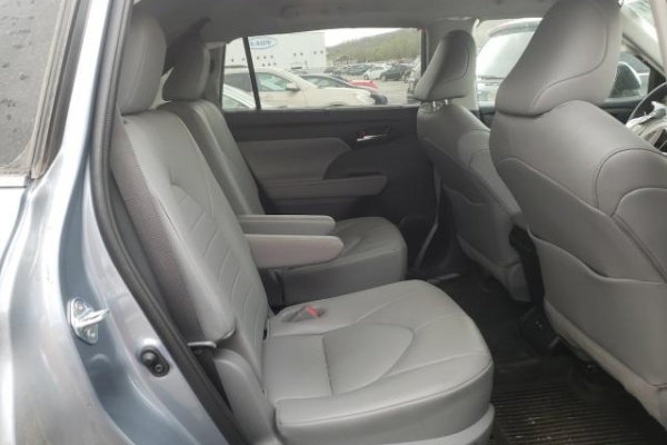 фото Toyota HIGHLANDER XLE