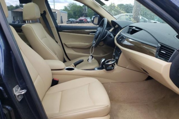 фото BMW X1 SDRIVE28I