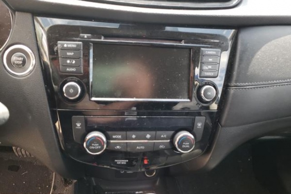 фото Nissan ROGUE S