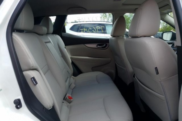 фото Nissan ROGUE SPORT S