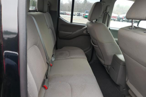 фото NISSAN FRONTIER