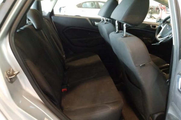 фото Ford Fiesta SE