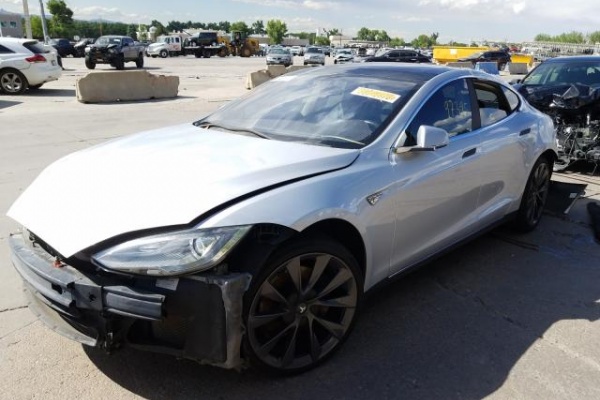 фото Tesla MODEL S