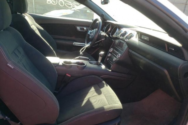 фото Ford Mustang