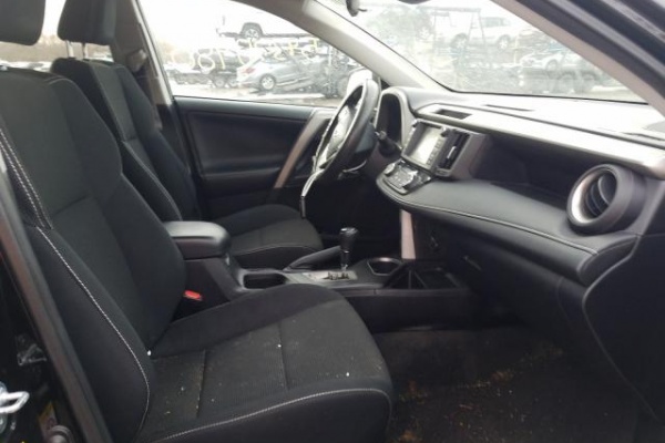 фото Toyota RAV4 XLE