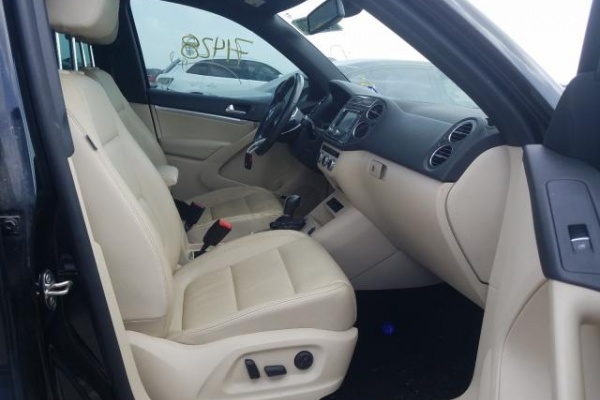 фото Volkswagen TIGUAN