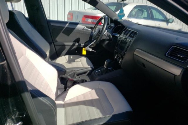 фото Volkswagen Jetta SPORT