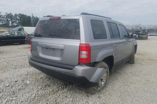 фото Jeep Patriot SPORT