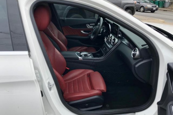 фото Mercedes-Benz C 300 4MATIC