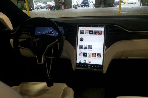 фото Tesla MODEL X