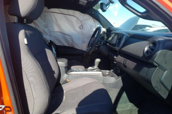 фото TOYOTA TACOMA