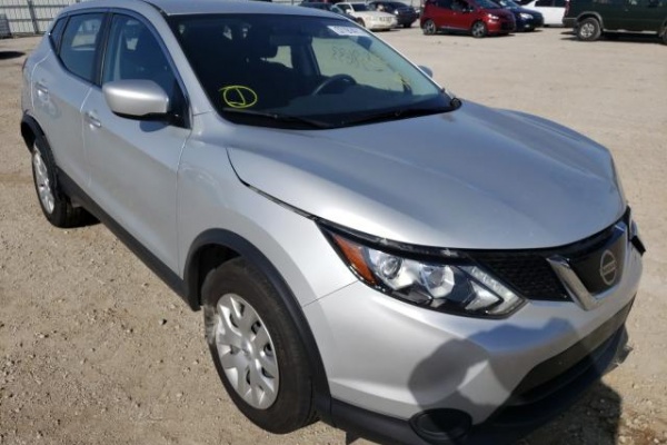 фото Nissan ROGUE SPORT S