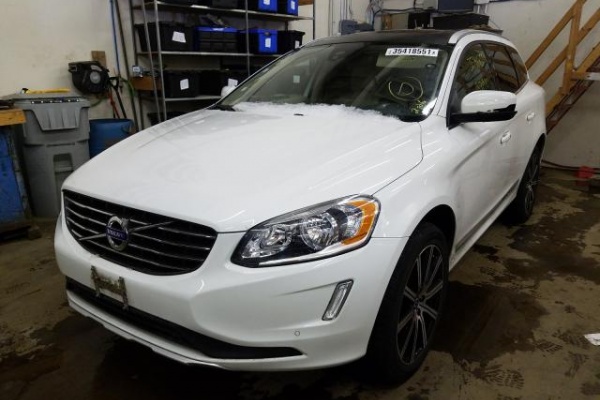 фото Volvo XC60 PREMIER