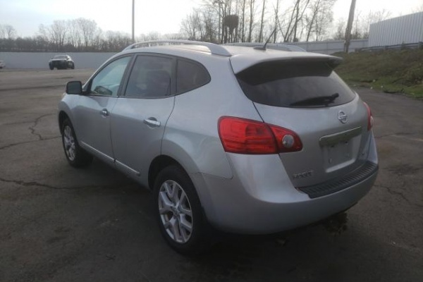 фото Nissan ROGUE S
