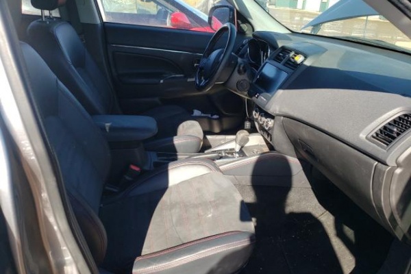 фото Mitsubishi Outlander Sport