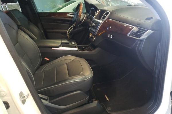 фото Mercedes-Benz ML 550 4MATIC