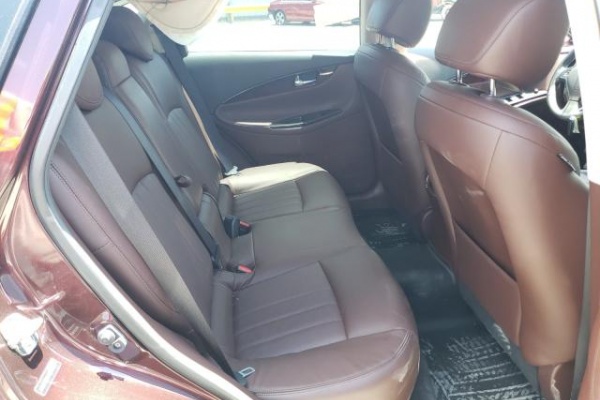 фото Infiniti QX50