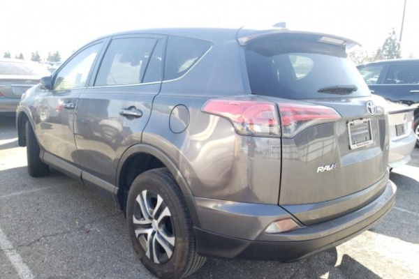 фото Toyota RAV4 LE