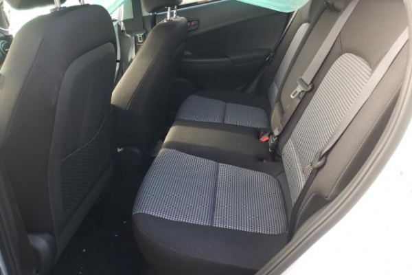 фото HYUNDAI KONA SE