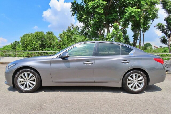 фото INFINITI Q50