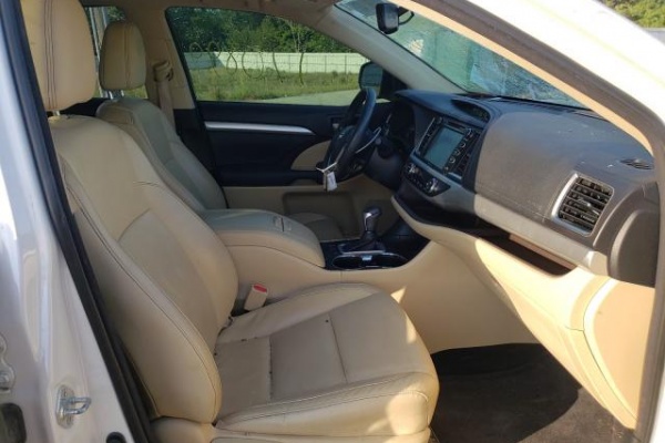 фото Toyota HIGHLANDER XLE