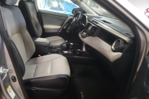 фото Toyota RAV4 HV LIMITED