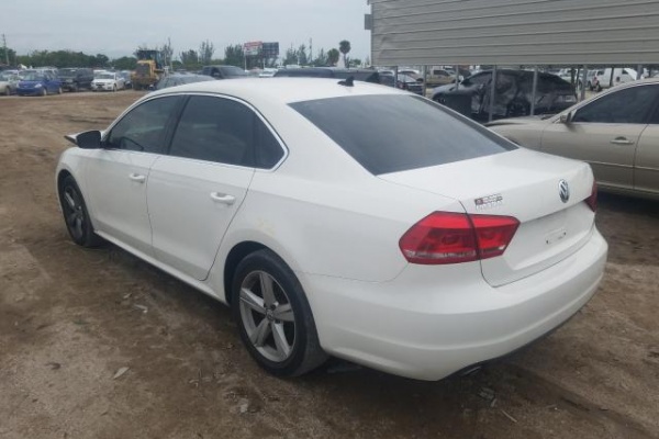 фото Volkswagen Passat SE