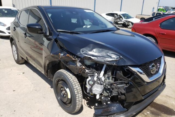 фото Nissan Rogue SPORT S