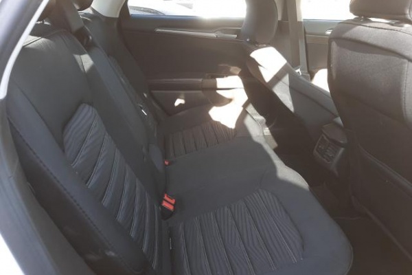 фото Ford Fusion SE