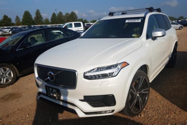фото Volvo XC90 T6