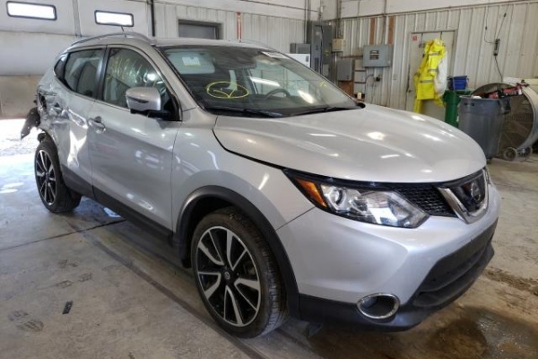 фото Nissan ROGUE SPORT S