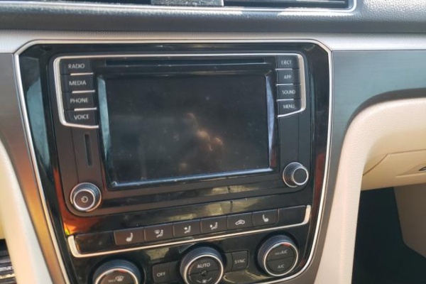 фото Volkswagen Passat S