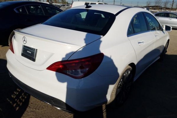 фото Mersedes-Benz GLA 250