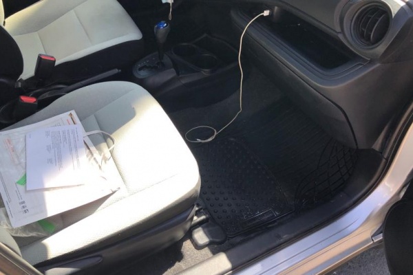 фото Toyota Prius C