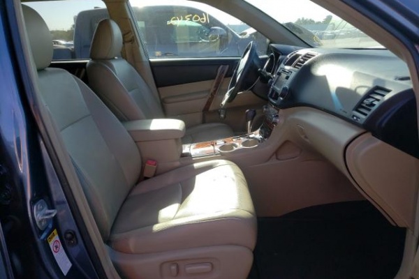 фото Toyota HIGHLANDER LIMITED