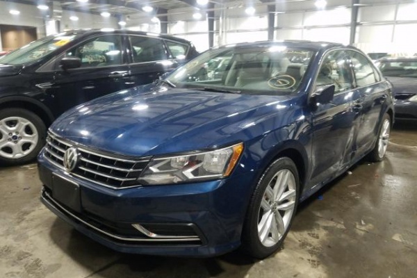 фото Volkswagen Passat WOLFSBURG