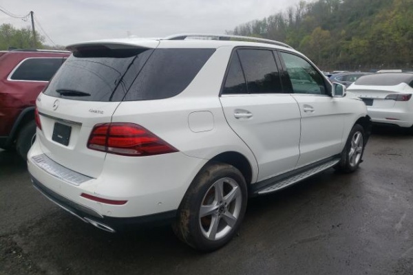 фото Mercedes-Benz GLE 350 4MATIC