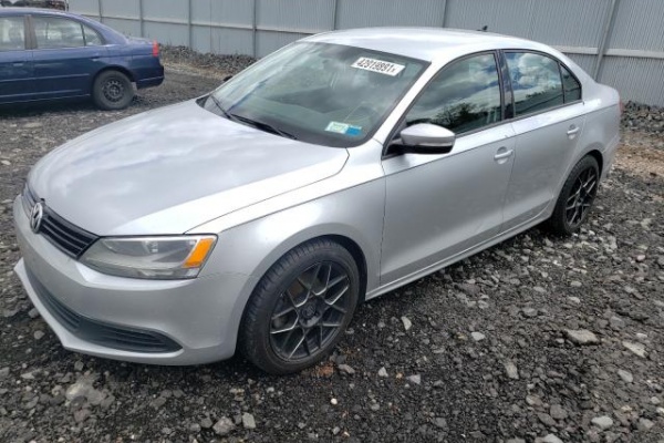 фото Volkswagen Jetta SE