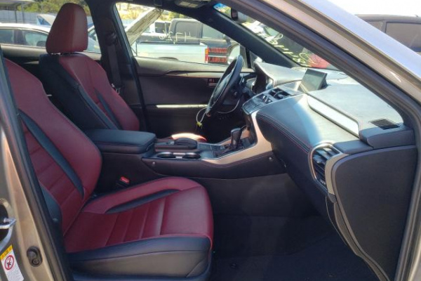 фото LEXUS NX 200T