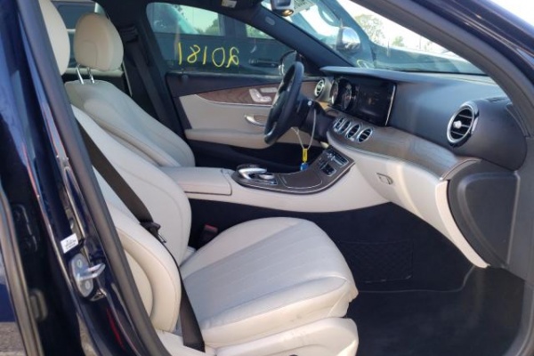 фото Mercedes Benz E 300