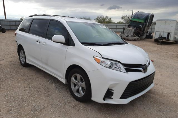 фото TOYOTA SIENNA