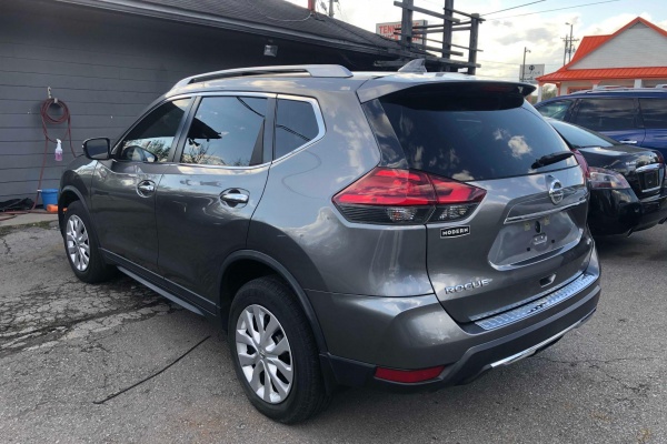 фото Nissan ROGUE S