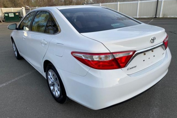 фото Toyota Camry LE