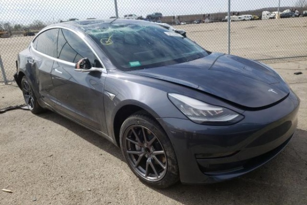 фото Tesla MODEL 3