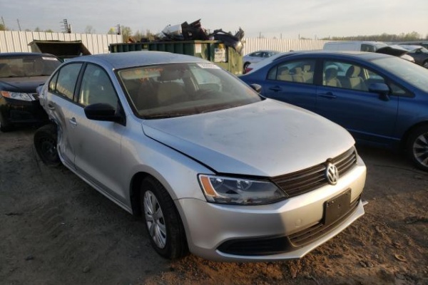 фото Volkswagen Jetta BASE