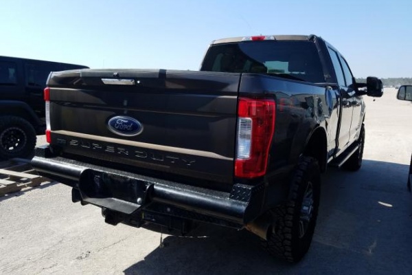 фото Ford F-350 SUPER DUTY