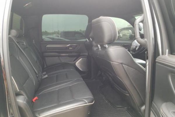 фото RAM 1500 LIMITED