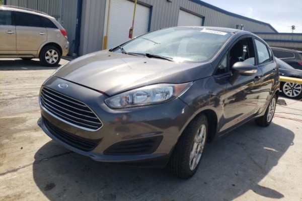 фото Ford Fiesta SE